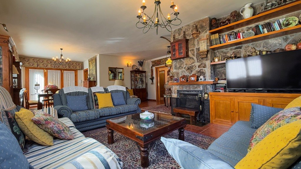 Villa a Navacerrada, Madrid, Spagna 4 camere da letto, 250 mq. N° 107810