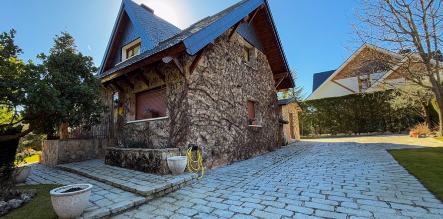Villa Navacerrada, Madrid, Espagne 4 chambres, 250 m2 No. 107810