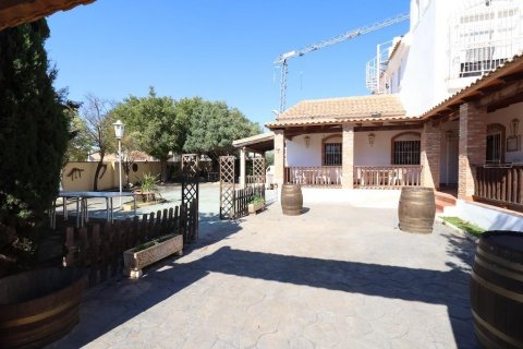 Продажа виллы в Аликанте, Испания 4 спальни, 335м2 №117745 - фото 2