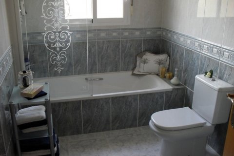 Villa for sale Jalon, Alicante, Spain 3 bedrooms, 253 sq.m. No. 117746 - photo 17