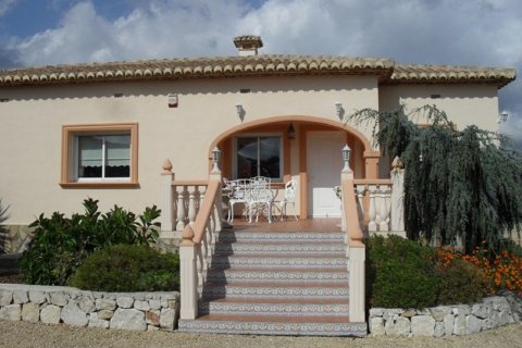 Villa for sale Jalon, Alicante, Spain 3 bedrooms, 253 sq.m. No. 117746 - photo 2