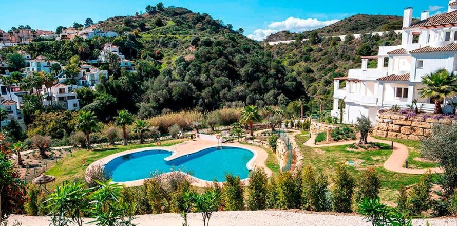Apartment Nueva Andalucia, Malaga, Spain 2 bedrooms, 104 sq.m. No. 105069