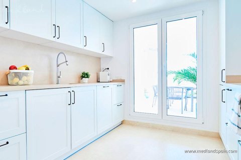 Appartamento in vendita Nueva Andalucia, Malaga, Spagna 2 camere da letto, 113 mq. N° 105075 - foto 12
