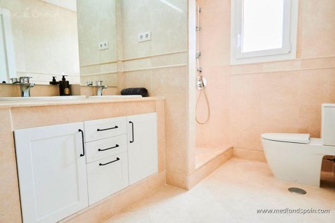 Apartment for sale Nueva Andalucia, Malaga, Spain 3 bedrooms, 120 sq.m. No. 105076 - photo 15