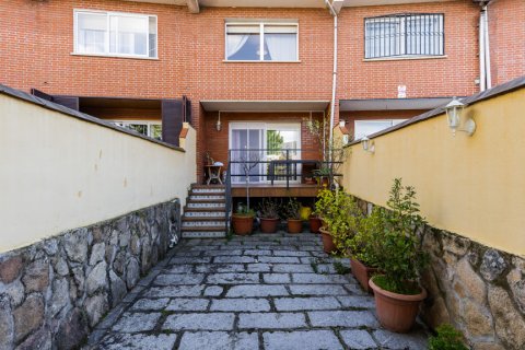 Villetta a schiera in vendita El Boalo, Madrid, Spagna 3 camere da letto, 127 mq. N° 116445 - foto 4