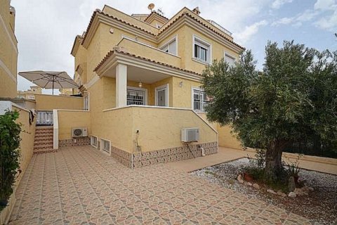 Villetta a schiera in vendita Torrevieja, Alicante, Spagna 4 camere da letto, 148 mq. N° 113904 - foto 2