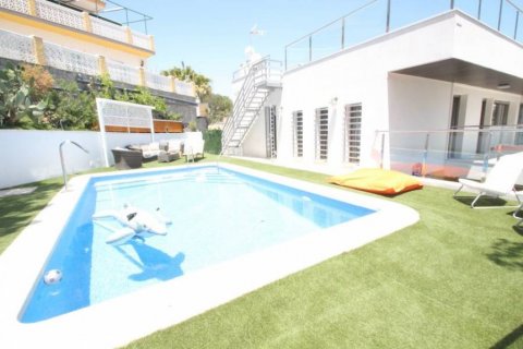 Villa en venta Dehesa De Campoamor, Alicante, España 4 dormitorios, 660 m2 No. 113906 - foto 2