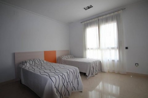Villa for sale Cabo Roig, Alicante, Spain 5 bedrooms, 477 sq.m. No. 113905 - photo 11