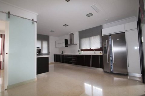 Villa for sale Cabo Roig, Alicante, Spain 5 bedrooms, 477 sq.m. No. 113905 - photo 20