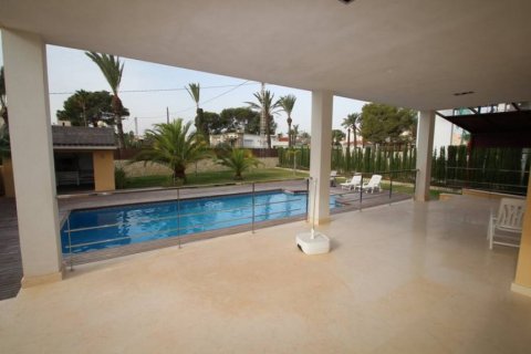 Villa for sale Cabo Roig, Alicante, Spain 5 bedrooms, 477 sq.m. No. 113905 - photo 7