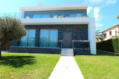 Villa for sale Torrevieja, Alicante, Spain 3 bedrooms, 162 sq.m. No. 113913 - photo 3