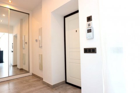 Villa for sale Torrevieja, Alicante, Spain 3 bedrooms, 162 sq.m. No. 113913 - photo 12