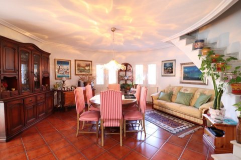 Villa for sale El Chaparral, Alicante, Spain 5 bedrooms, 380 sq.m. No. 113912 - photo 4