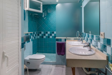 Apartment for sale Las Palmas De Gran Canaria, Gran Canaria, Spain 4 bedrooms, 136 sq.m. No. 106773 - photo 7