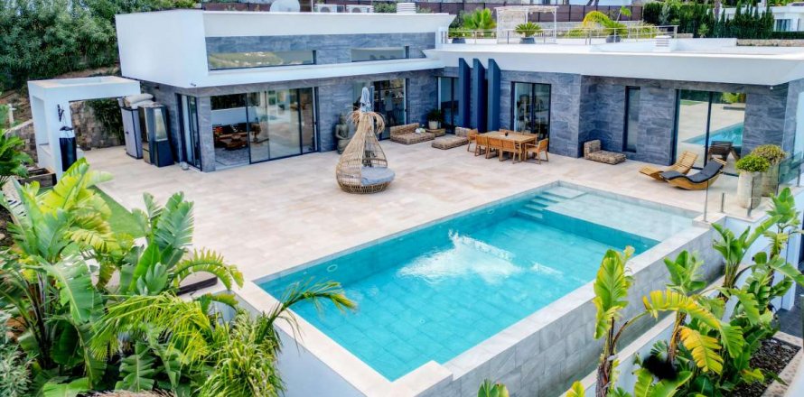 Villa Javea, Alicante, Spain 4 bedrooms, 281 sq.m. No. 118032