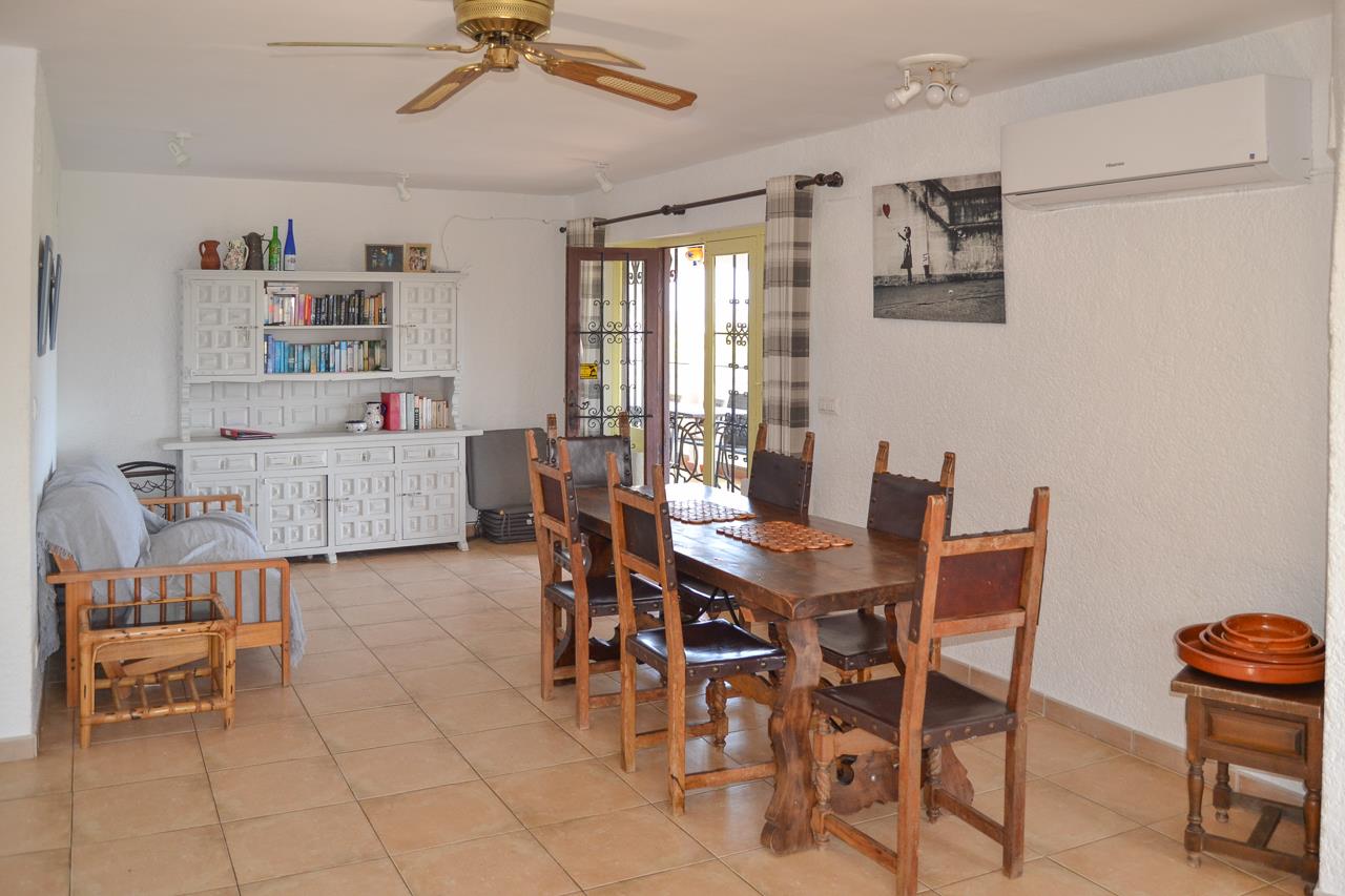 Villa en Pedreguer, Alicante, España 6 dormitorios, 288 m2 No. 116338