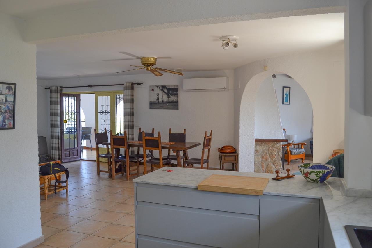 Villa en Pedreguer, Alicante, España 6 dormitorios, 288 m2 No. 116338