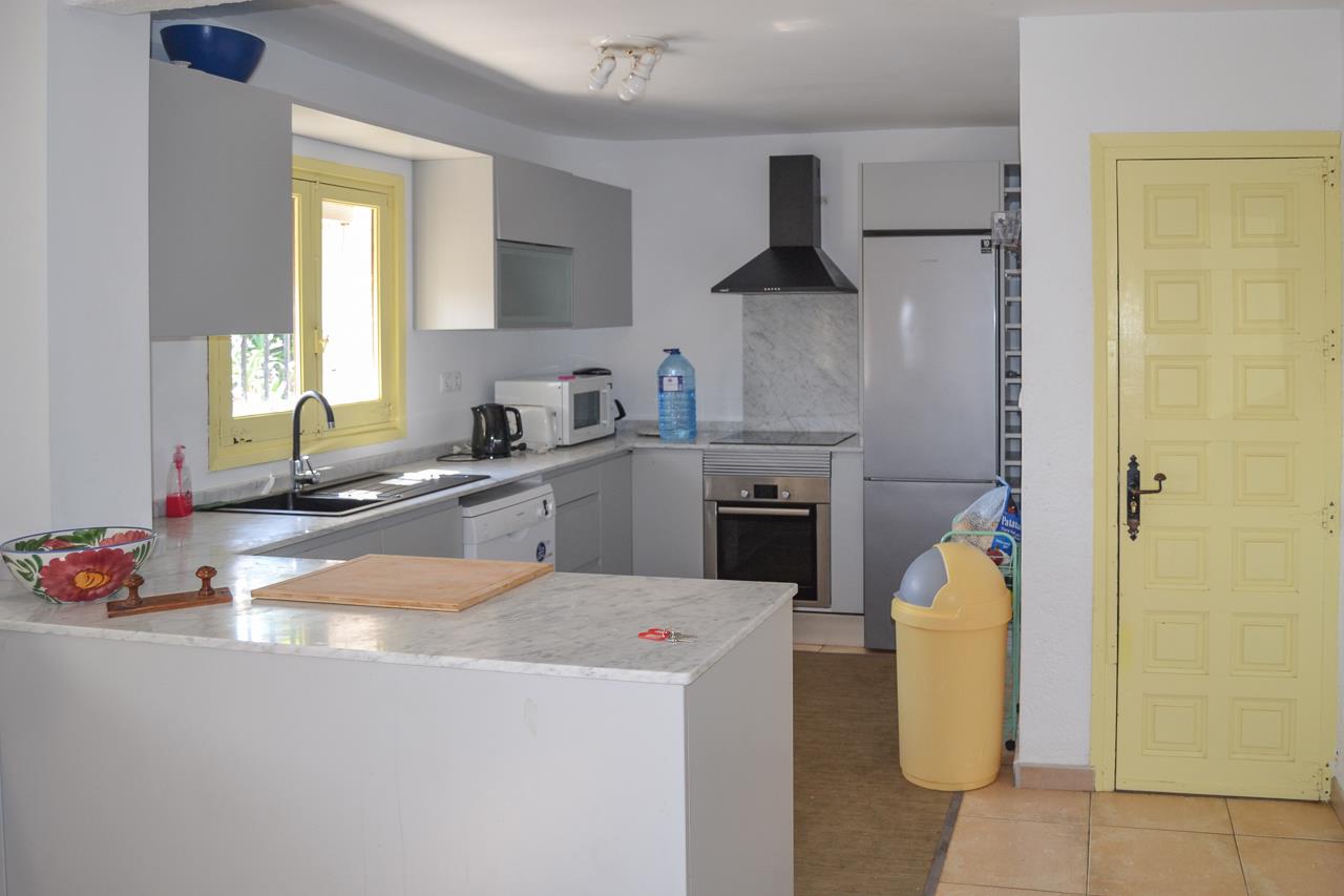 Villa en Pedreguer, Alicante, España 6 dormitorios, 288 m2 No. 116338
