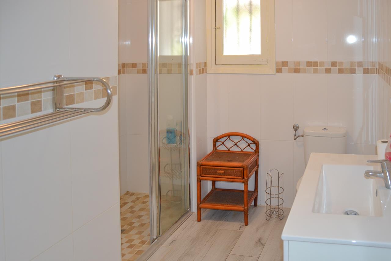 Villa en Pedreguer, Alicante, España 6 dormitorios, 288 m2 No. 116338