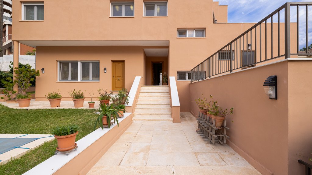 Villa a Malaga, Spagna 7 camere da letto, 407 mq. N° 107303
