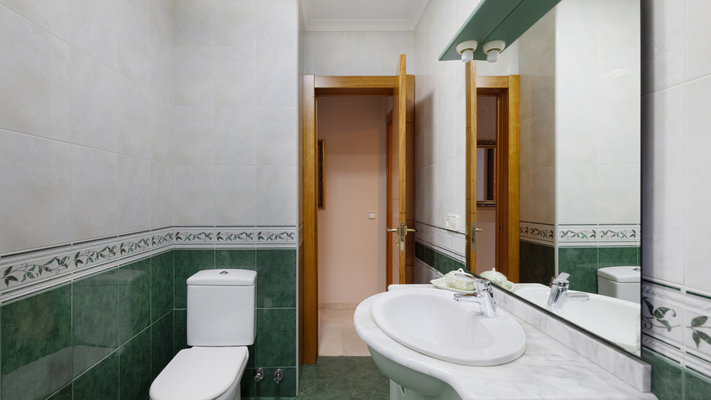 Villa a Malaga, Spagna 7 camere da letto, 407 mq. N° 107303