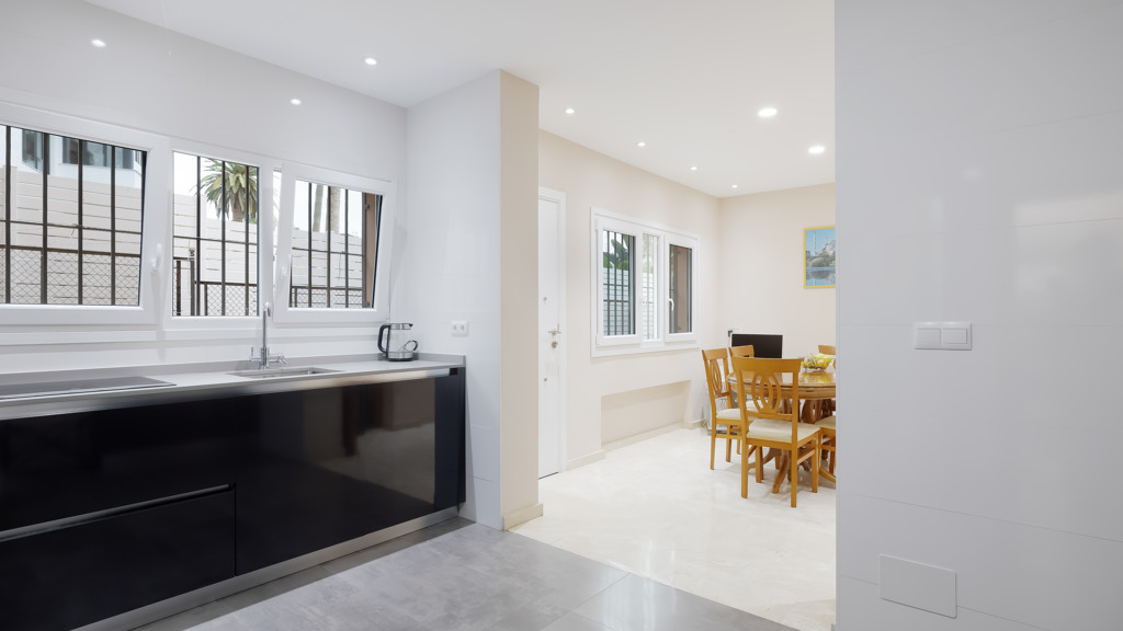 Villa a Malaga, Spagna 7 camere da letto, 407 mq. N° 107303