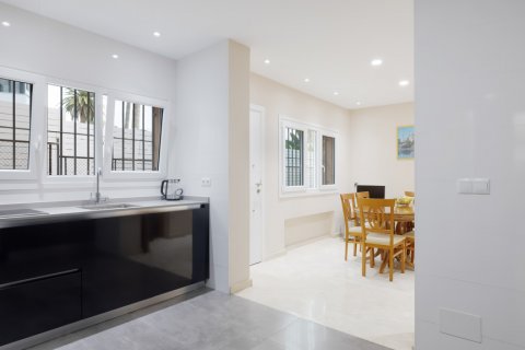 Villa for sale Malaga, Spain 7 bedrooms, 407 sq.m. No. 107303 - photo 8