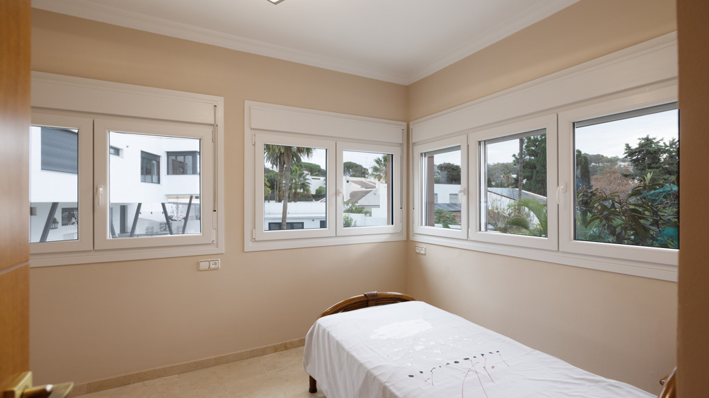 Villa a Malaga, Spagna 7 camere da letto, 407 mq. N° 107303