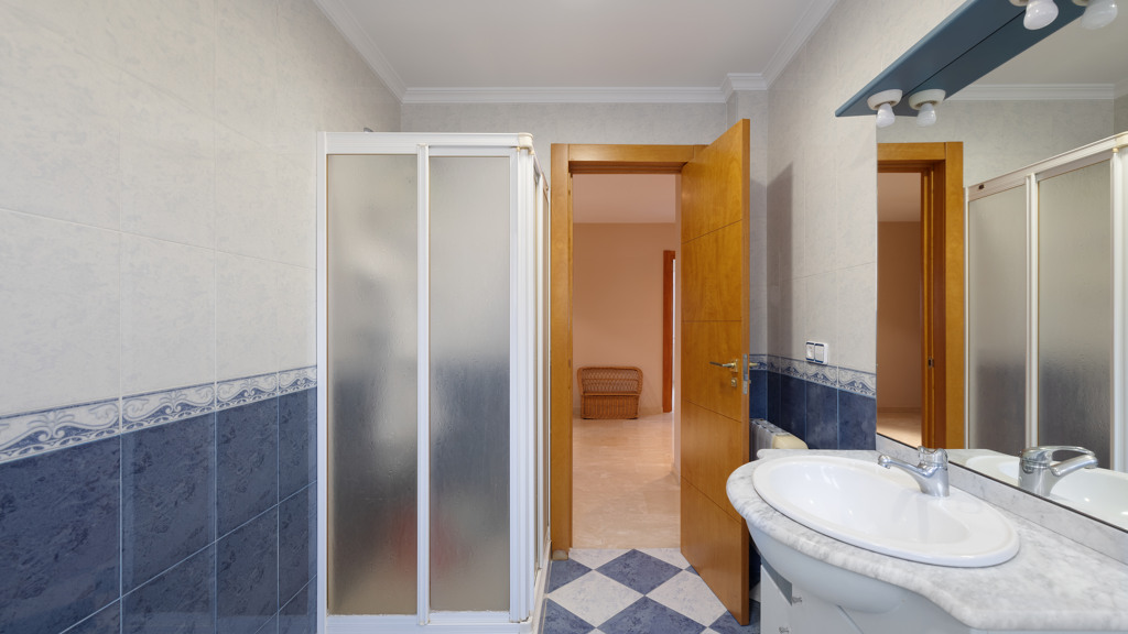 Villa a Malaga, Spagna 7 camere da letto, 407 mq. N° 107303