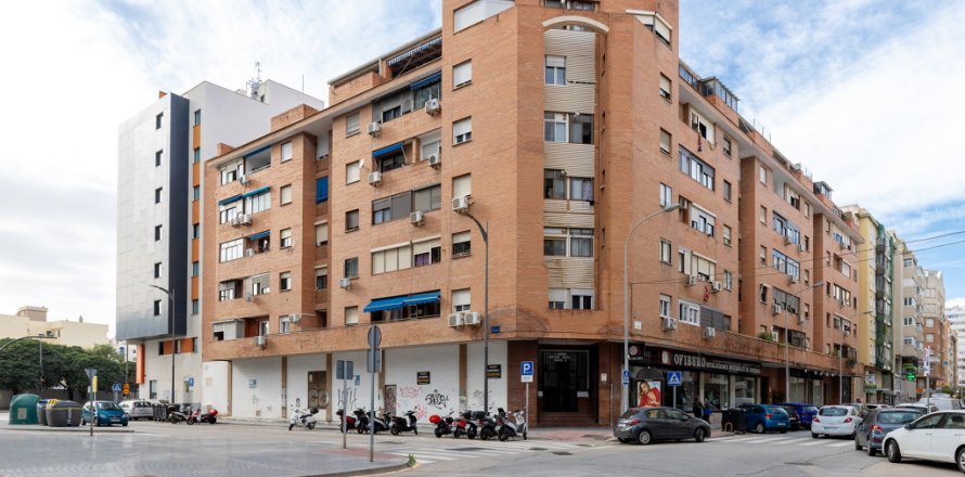 Квартира Малага, Испания 2 спальни, 102м2 №107336