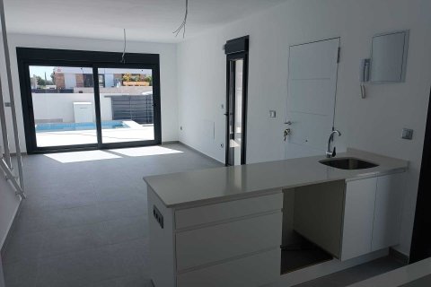 Huvila myytävänä Daya Nueva, Alicante, Espanja, 3 makuuhuonetta, 96 m2 No. 110051 - kuva 10