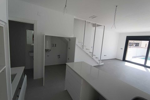 Huvila myytävänä Daya Nueva, Alicante, Espanja, 3 makuuhuonetta, 96 m2 No. 110051 - kuva 6