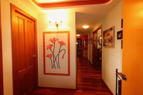 Продажа квартиры в Бенидорм, Аликанте, Испания 3 спальни, 95м2 №118939 - фото 29