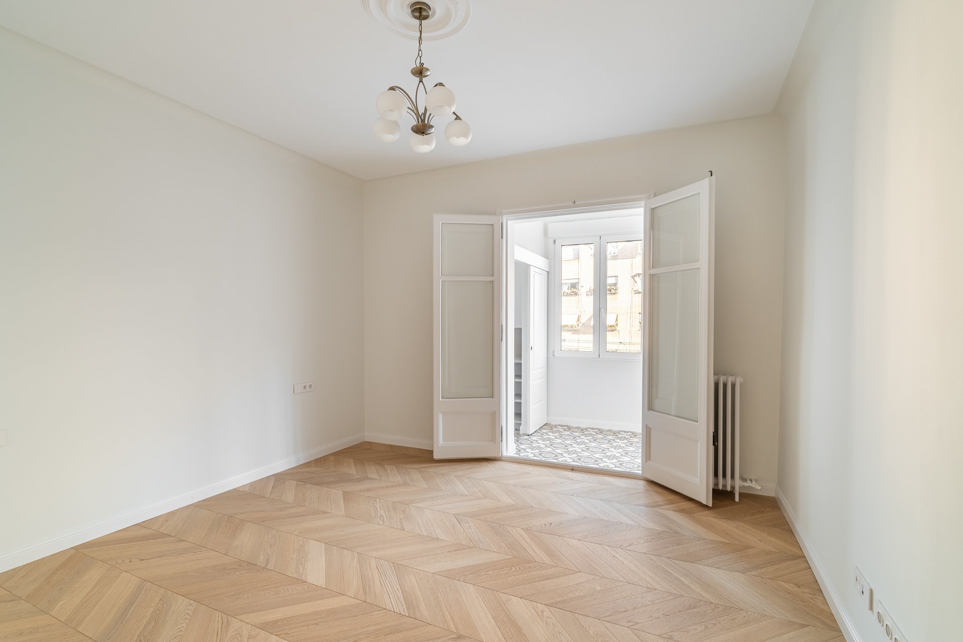 Appartamento a L'Eixample, Barcelona, Spagna 4 camere da letto, 140 mq. N° 93260