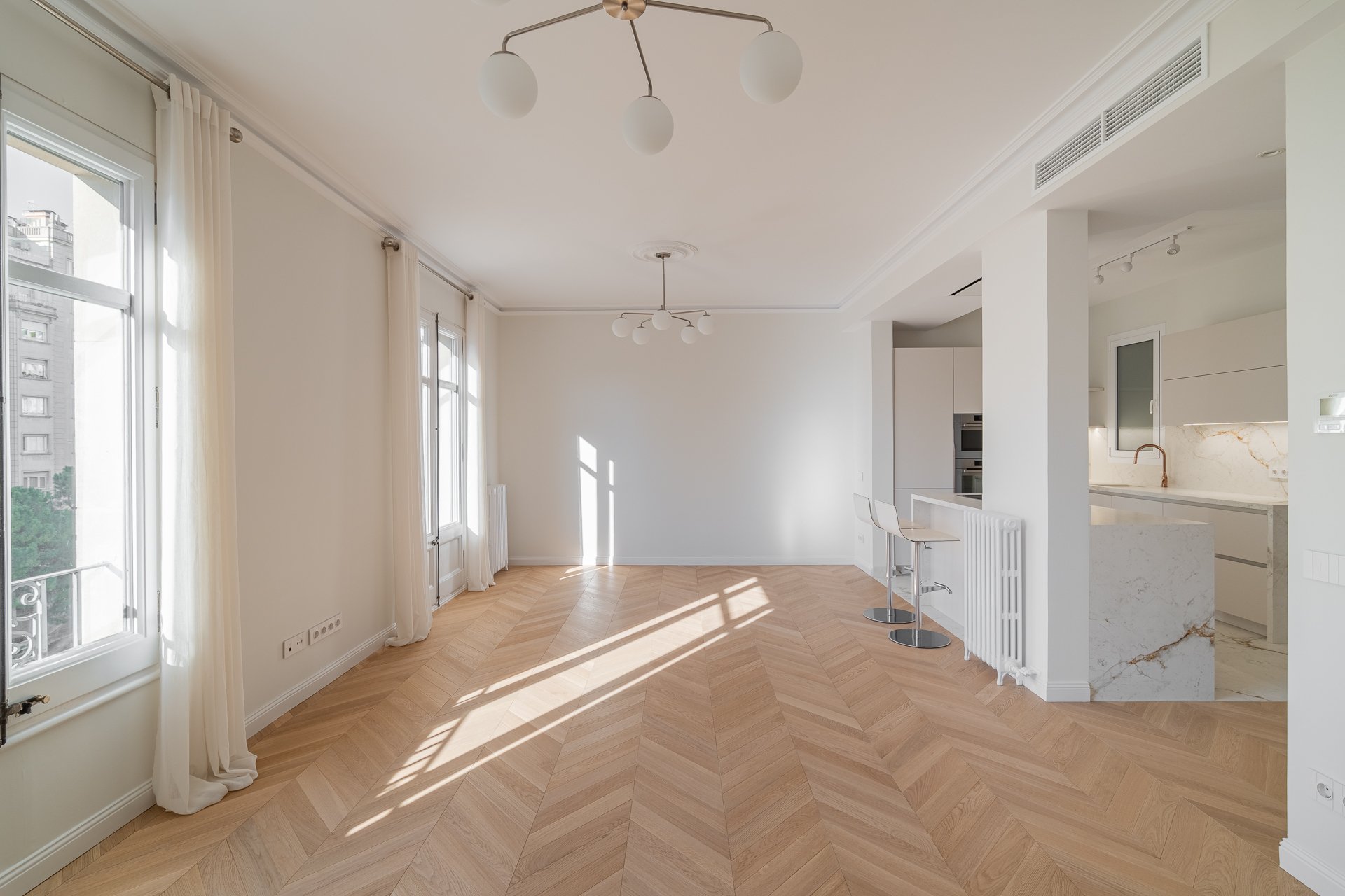 Appartamento a L'Eixample, Barcelona, Spagna 4 camere da letto, 140 mq. N° 93260
