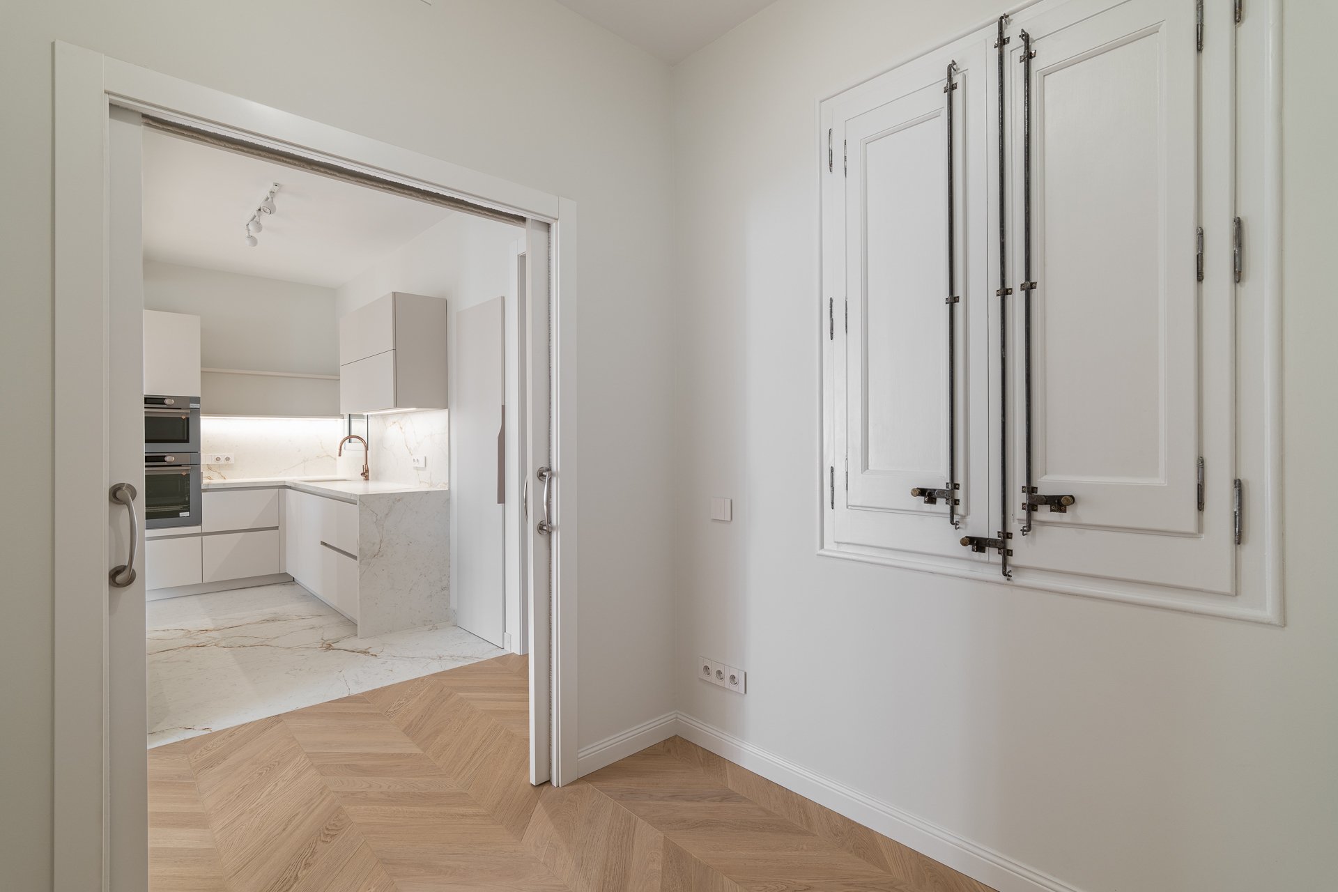 Appartamento a L'Eixample, Barcelona, Spagna 4 camere da letto, 140 mq. N° 93260