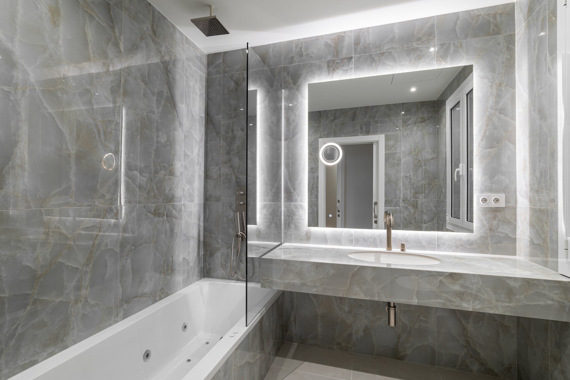 Appartamento a L'Eixample, Barcelona, Spagna 4 camere da letto, 140 mq. N° 93260