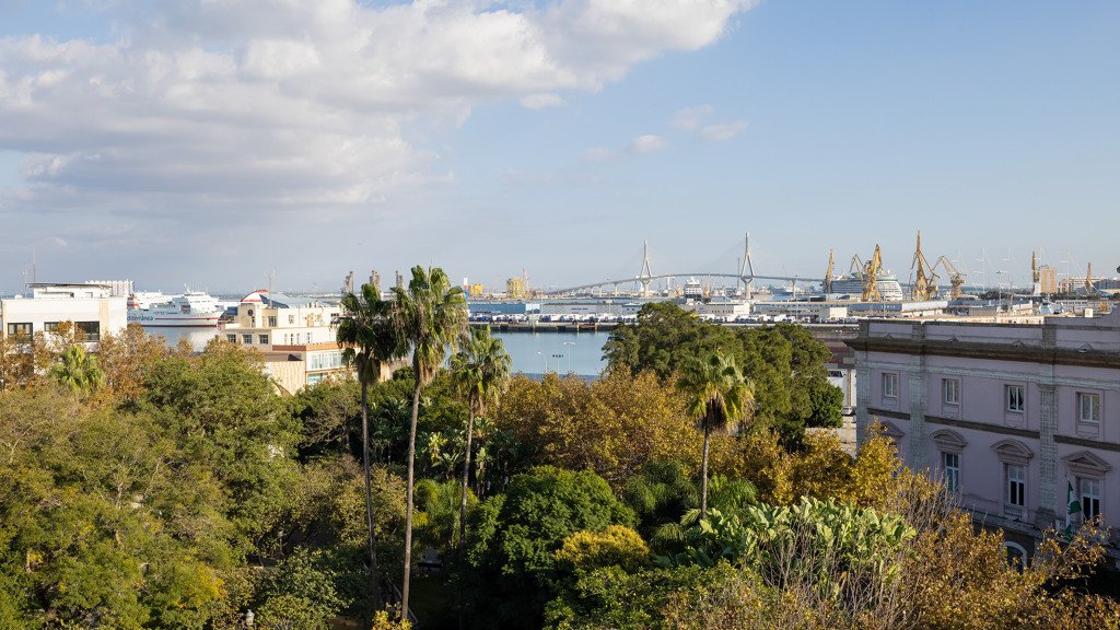 Penthouse in Cadiz, Spain 1 bedroom, 73.91 sq.m. No. 106078