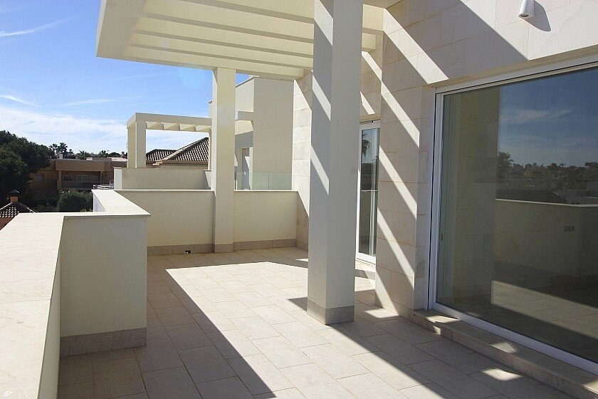 Villa in La Zenia, Alicante, Spain 5 bedrooms, 306 sq.m. No. 103370