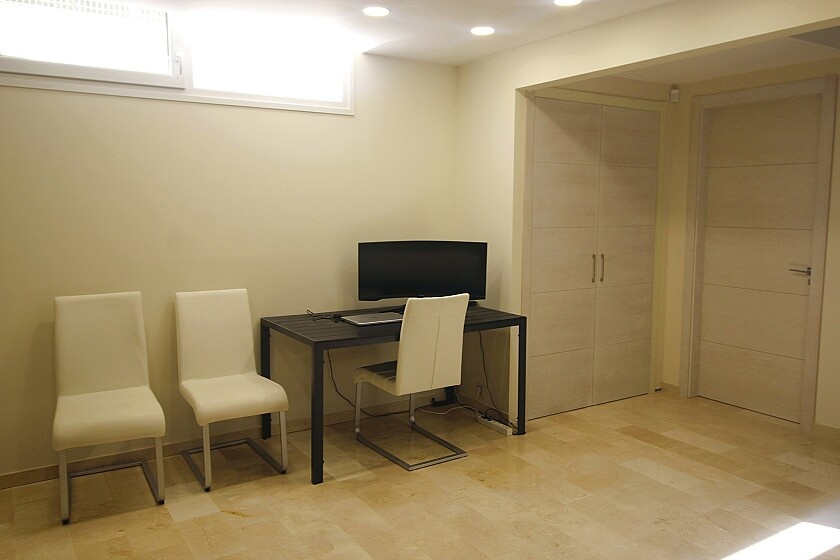 Villa in La Zenia, Alicante, Spain 5 bedrooms, 306 sq.m. No. 103370