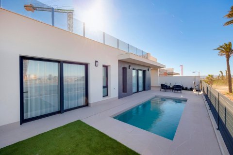 Huvila myytävänä Torrevieja, Alicante, Espanja, 3 makuuhuonetta, 142 m2 No. 112324 - kuva 1