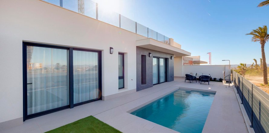 Huvila Torrevieja, Alicante, Espanja 3 makuuhuonetta, 142 m2 No. 112324