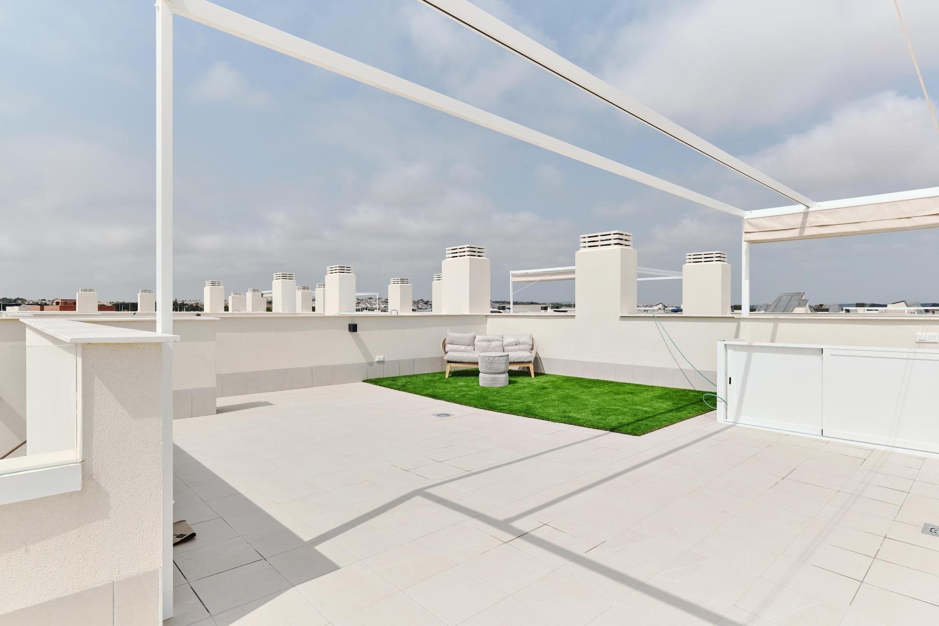 Bungalow i Torrevieja, Alicante, Spanien 2 sovrum, 106 kvm. Nr. 111471