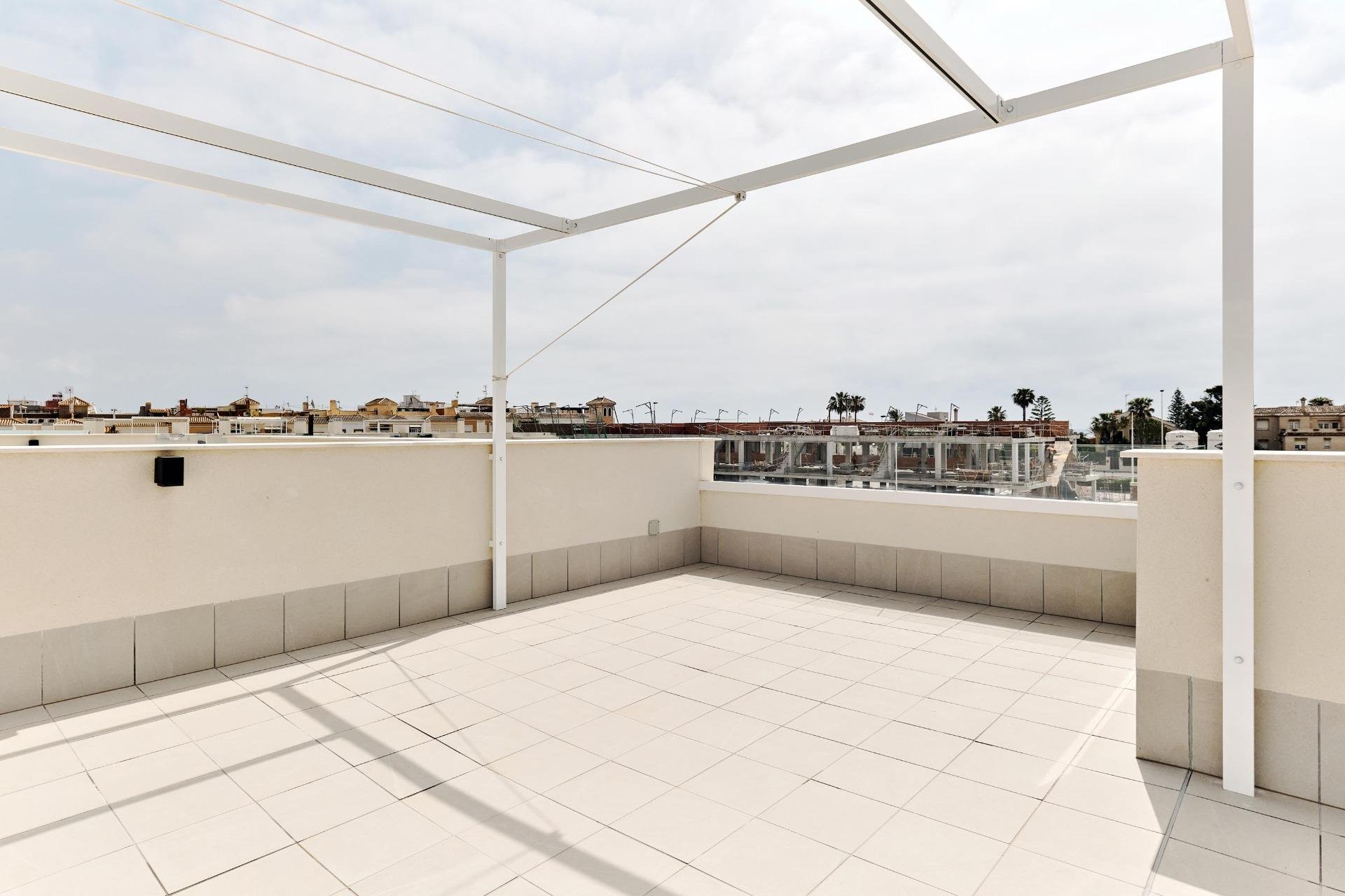 Bungalow i Torrevieja, Alicante, Spanien 2 sovrum, 106 kvm. Nr. 111471