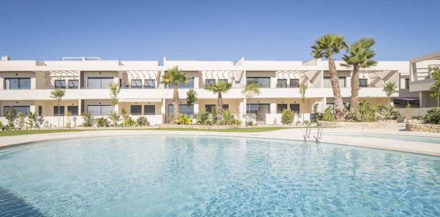 Bungalow Torrevieja, Alicante, Spain 2 bedrooms, 106 sq.m. No. 111471