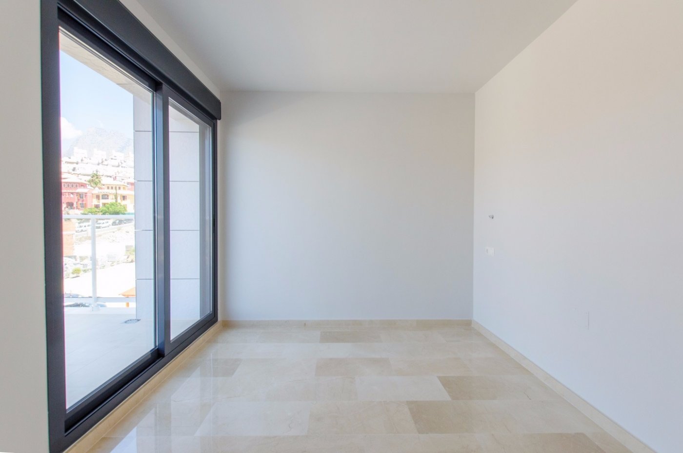 Villa i Finestrat, Alicante, Spanien 4 sovrum, 206 kvm. Nr. 111482
