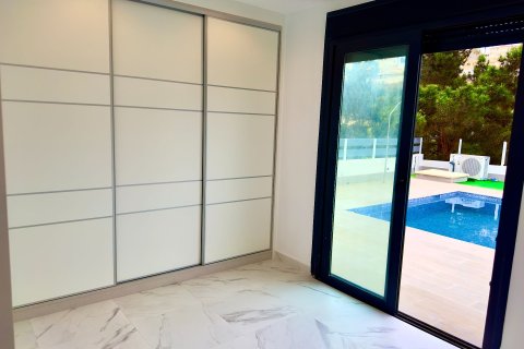 House for sale in Rojales, Alicante, Spain 4 bedrooms, 260 sq.m. No. 95585 - photo 19