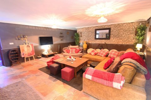 Villa for sale Catral, Alicante, Spain 7 bedrooms, 403 sq.m. No. 113114 - photo 14