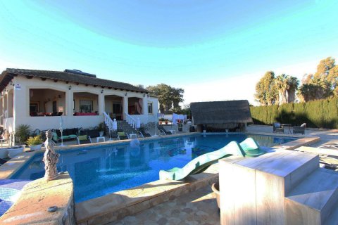 Villa for sale Catral, Alicante, Spain 7 bedrooms, 403 sq.m. No. 113114 - photo 3