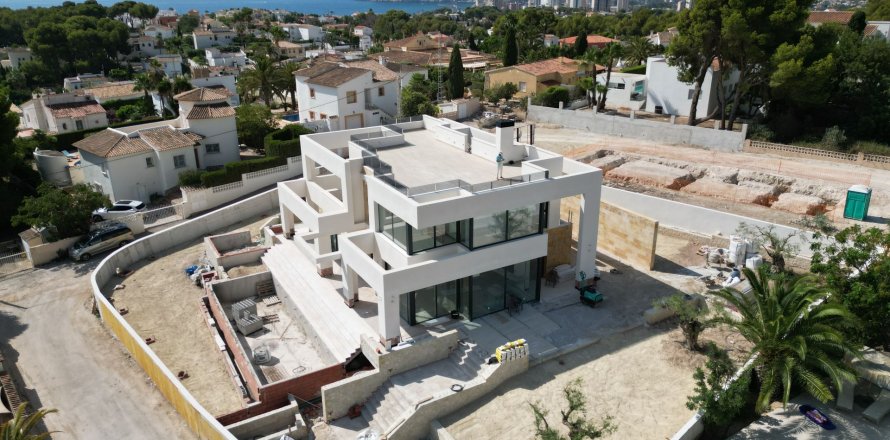 Villa in Benissa, Alicante, Spain 4 bedrooms, 615 sq.m. No. 95599